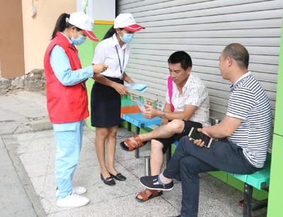 临沧沧源供电局青年志愿者们开展安全用电宣传活动